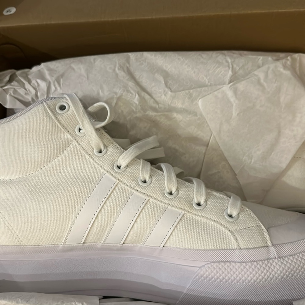 New in box bravada 2.0 mid platform high tops